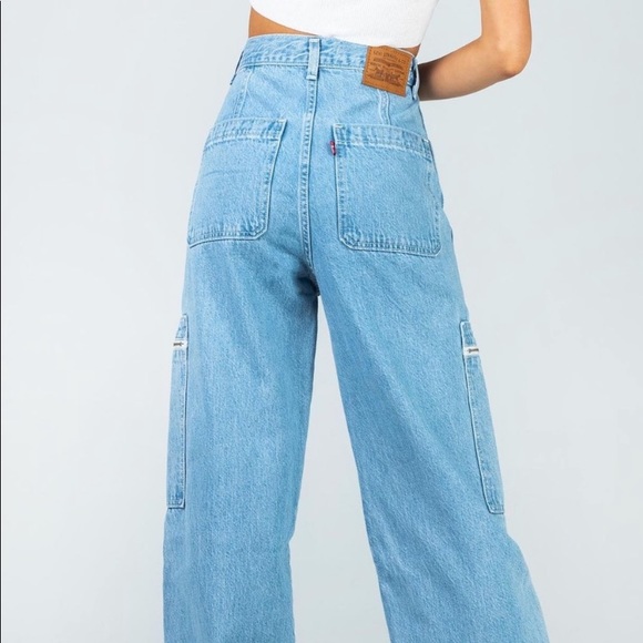 Leviβs High Loose Cargo Jeans NWT Size 28 - Picture 10 of 16